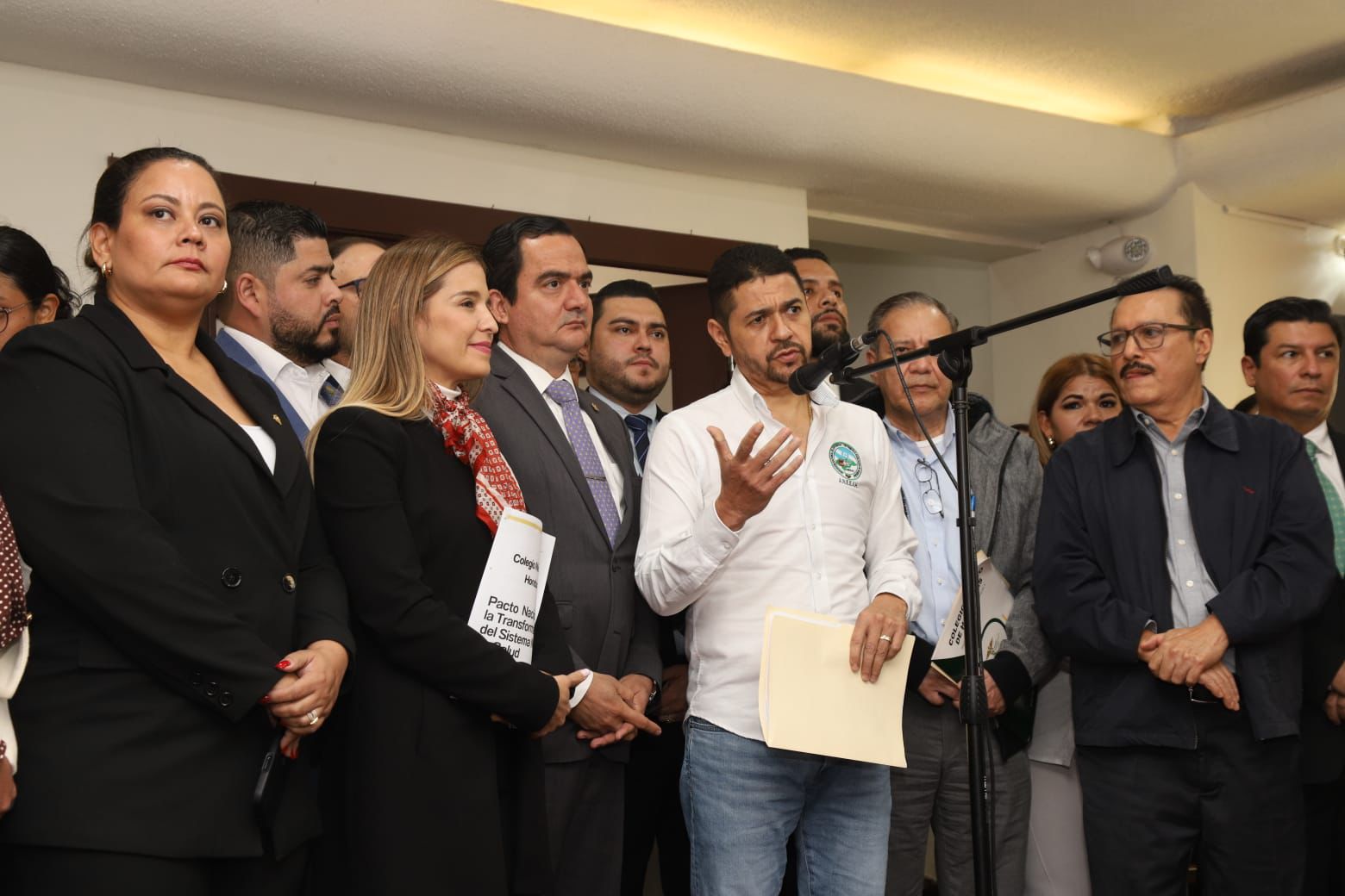 CN logra acuerdos con sectores de salud para declarar emergencia, abastecer medicamentos y disminuir la mora quirúrgica