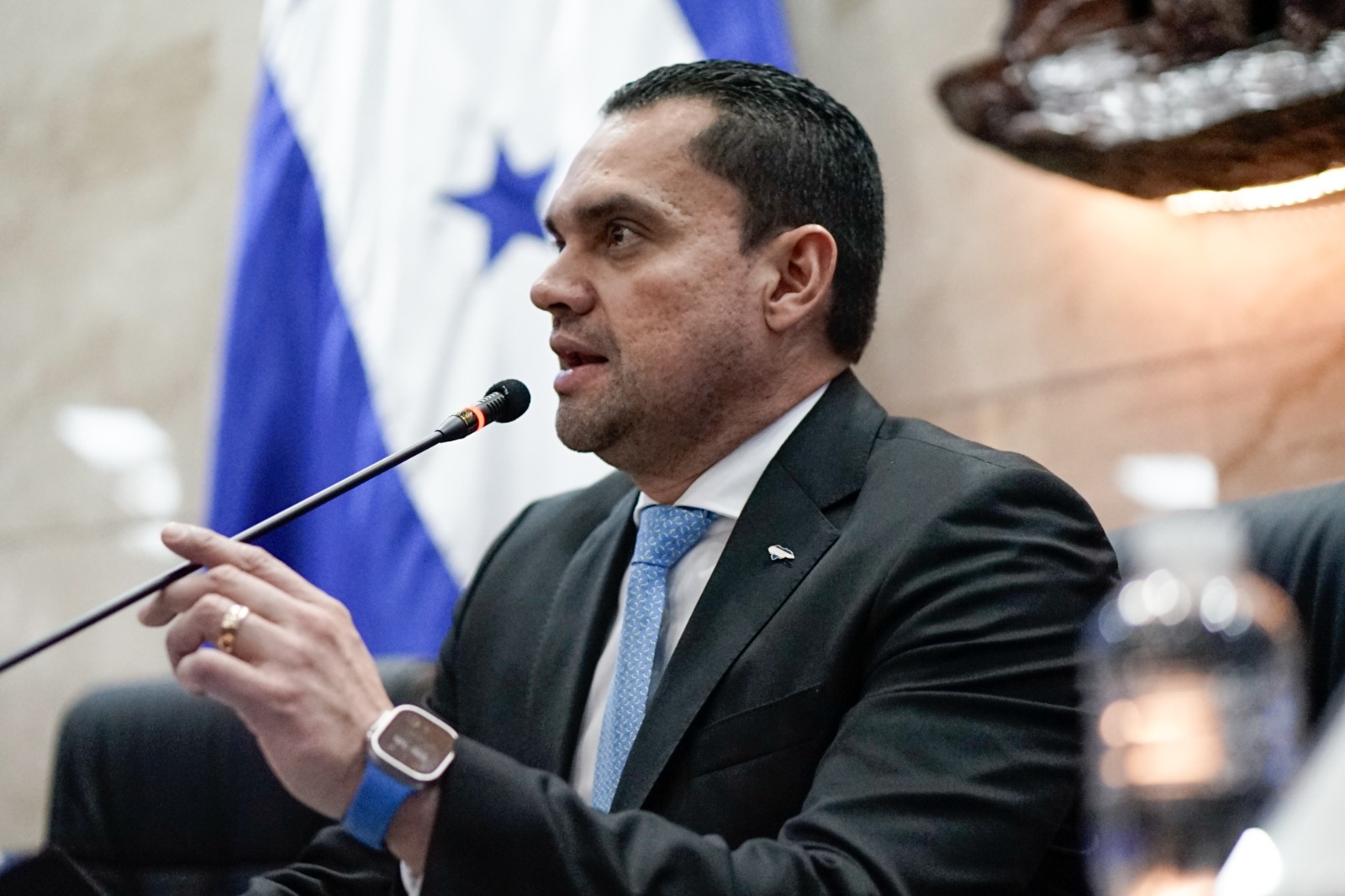 Tomás Zambrano: “El juicio político está en la palestra pública, aunque por ahora ningún diputado lo ha pedido”