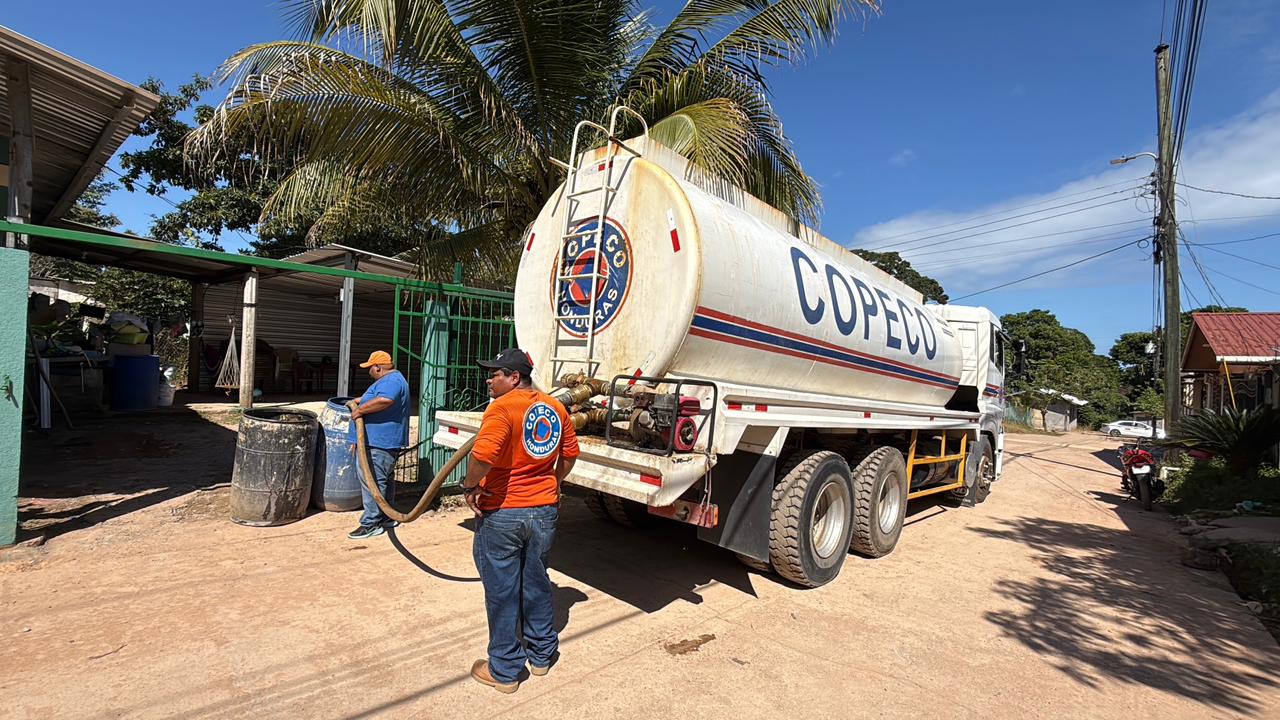 Copeco abastece de agua a más de 150 familias en colonia Las Flores de La Ceiba