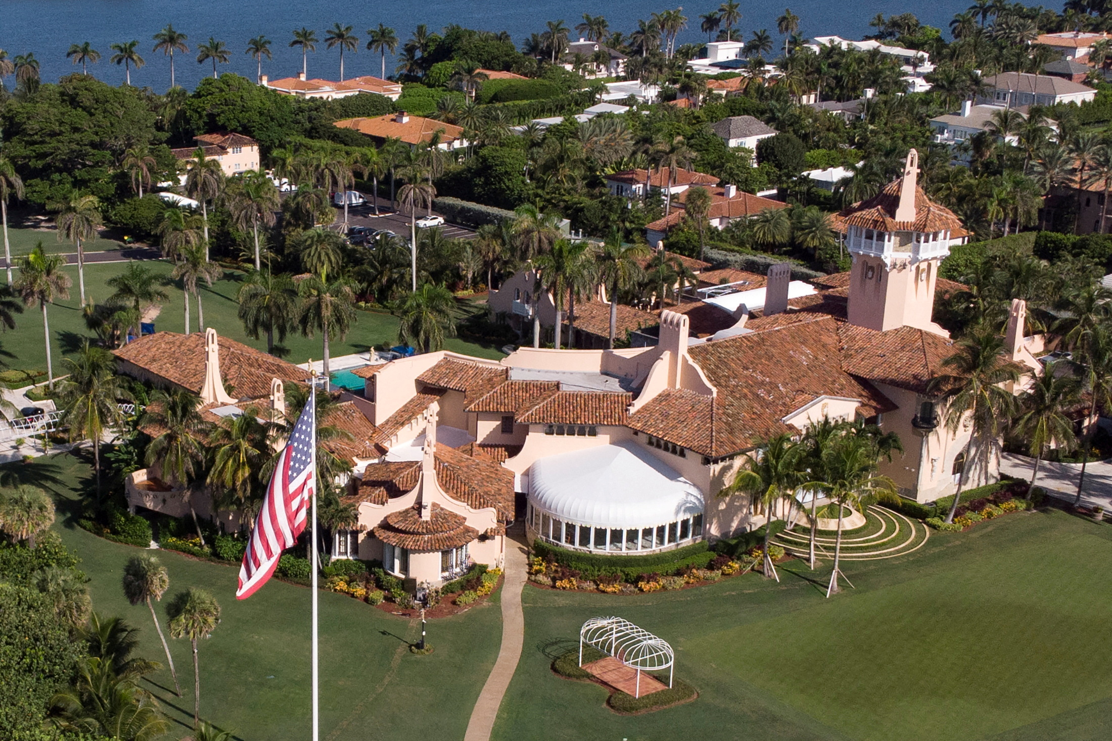 ¡Un privilegio! Por primera vez en muchos años, Donald Trump recibirá a un presidente hondureño, Nasry Asfura, en Mar-a-Lago