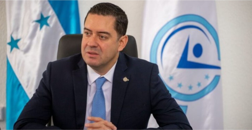 Emilio Hércules insta a acelerar carga de planillas para garantizar salarios a maestros y doctores