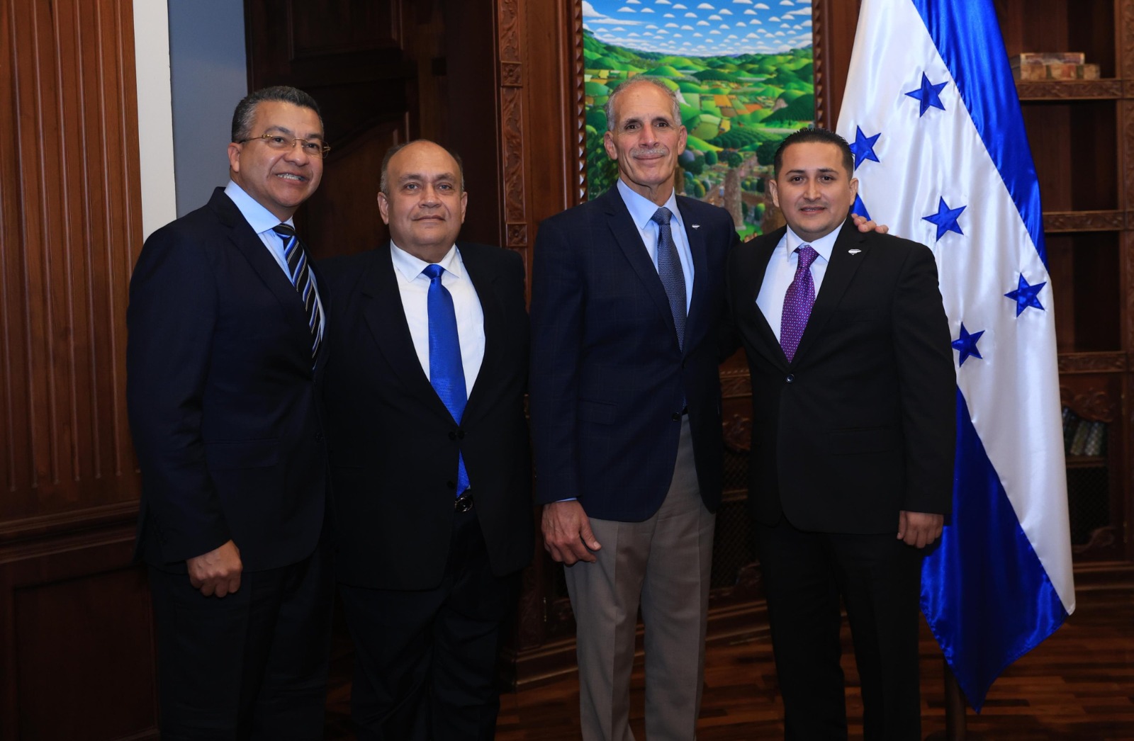 Presidente Nasry Asfura juramenta nueva Comisión Interventora del Inprema