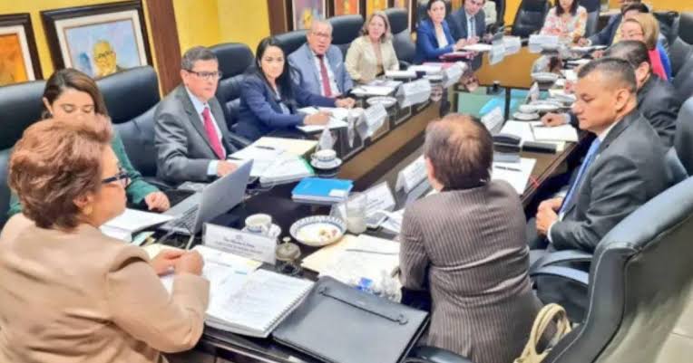 Congreso aprueba en primer debate reforma que traslada facultades administrativas de la CSJ al pleno de magistrados