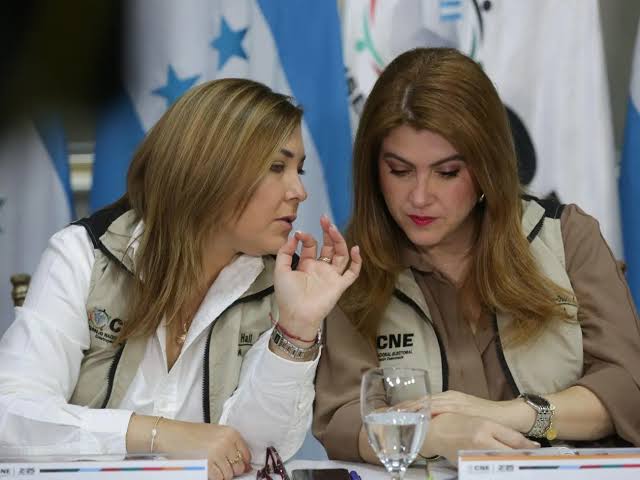 Ana Paola Hall respalda a Cossette López y denuncia intento de “quebrar el orden democrático” tras elecciones 2025