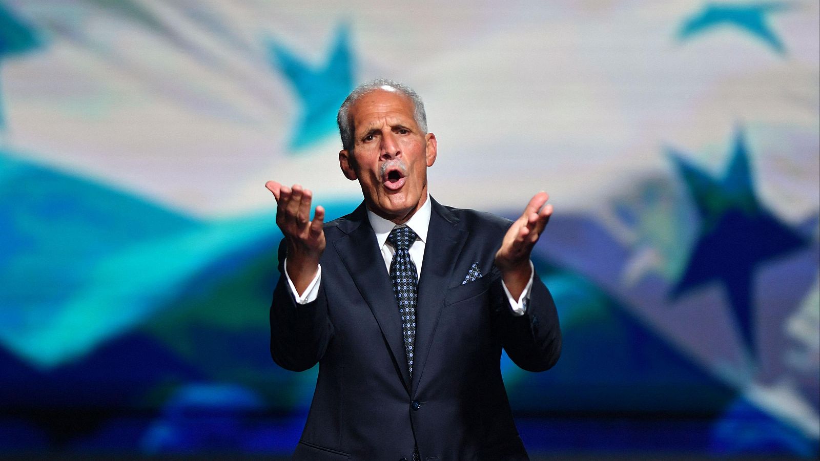 Presidente Nasry Asfura anuncia que anulará los pasaportes diplomáticos vitalicios