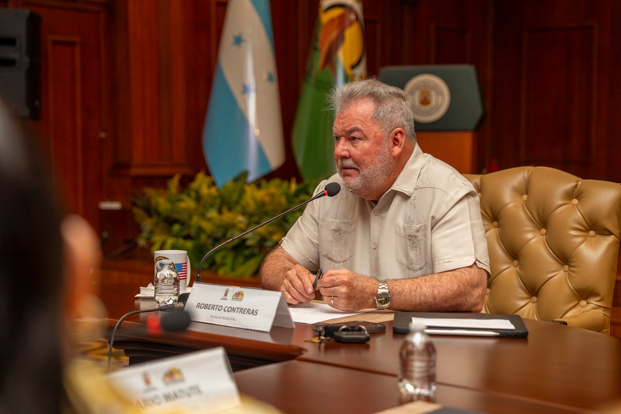 Roberto Contreras solicita repetir elecciones en Guanaja tras empate e incidentes