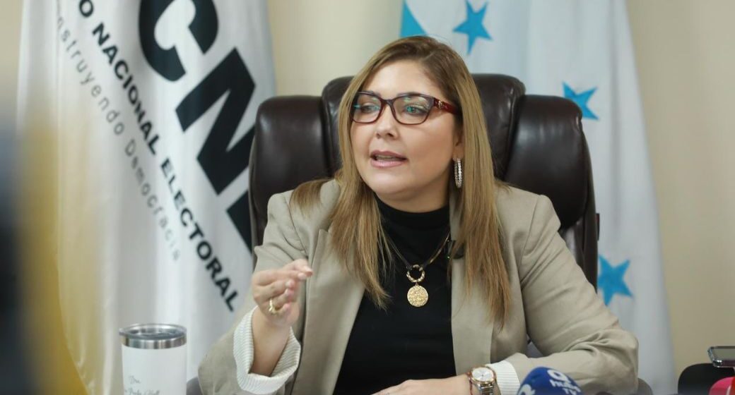 Ana Paola Hall participa en conversatorio sobre informe de observación electoral de la Unión Europea