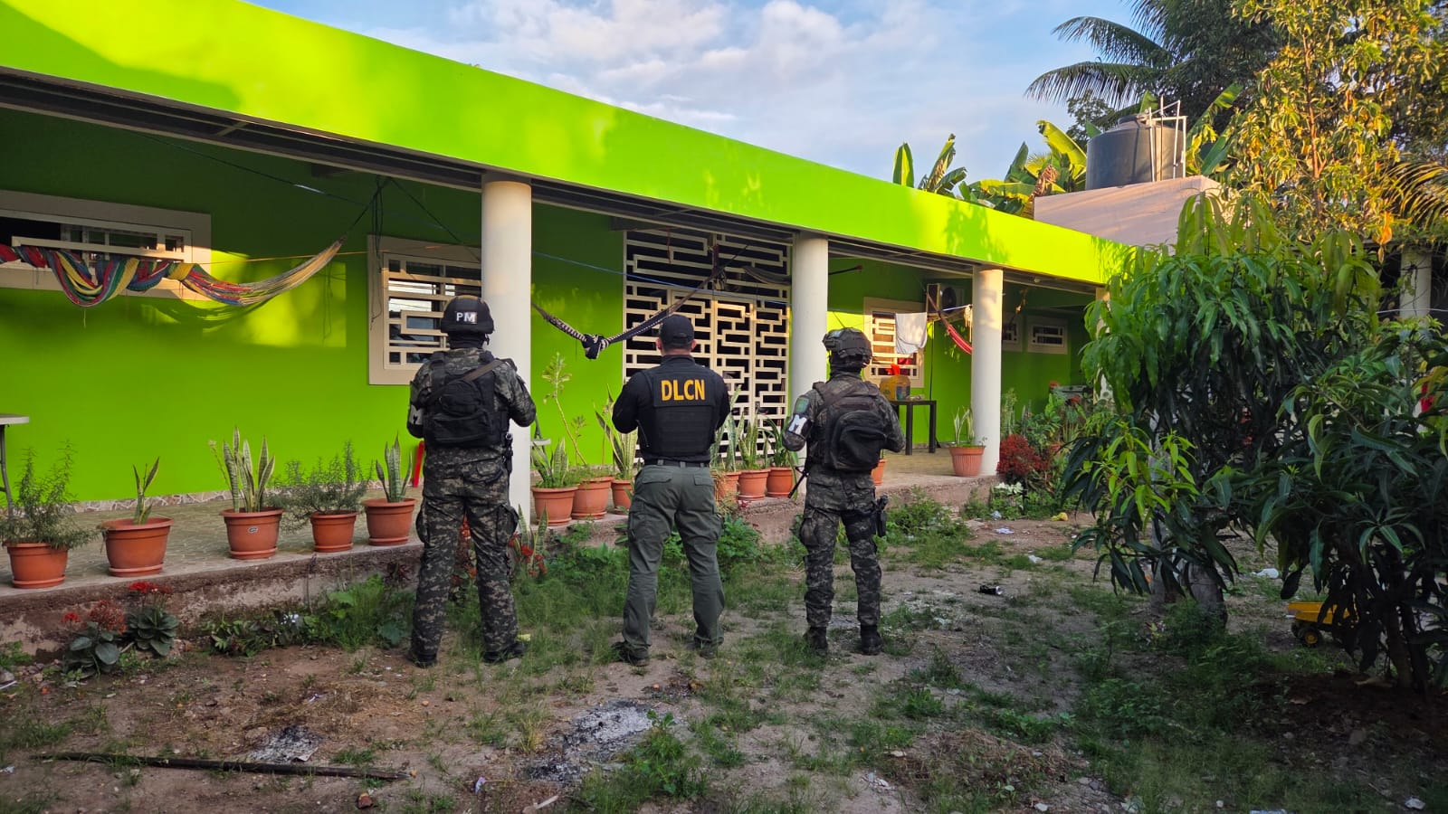 Ministerio Público a través de la DLCN ejecuta allanamientos contra organización criminal «Los Matute» en Olancho, dedicada a almacenar grandes cargamentos de droga