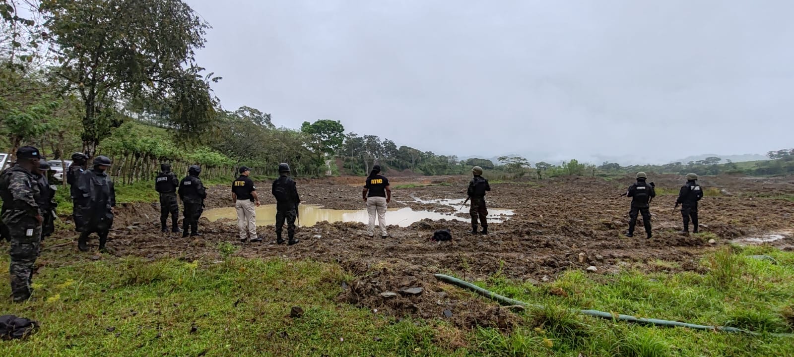 MP ejecuta medidas neutralizadoras del delito con la destrucción e inhabilitación de maquinaria por minería ilegal que afecta dos reservas protegidas