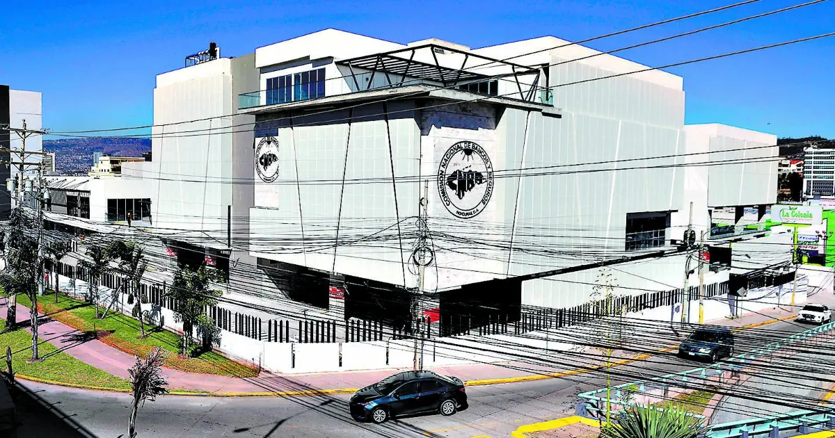 CNBS advierte sobre nuevas plataformas fraudulentas y alerta a la población a no invertir