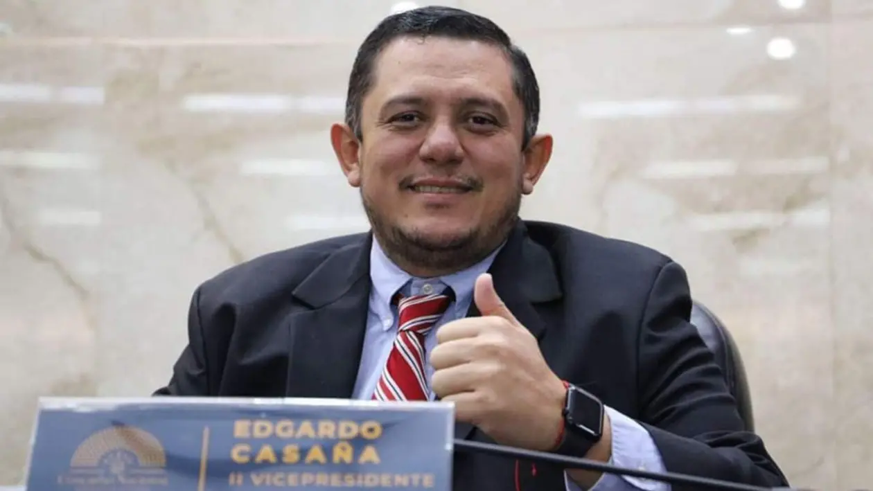 Investigación revela que diputado Edgardo Casaña cobró hasta L53 mil por jefatura educativa inexistente en Santa Bárbara