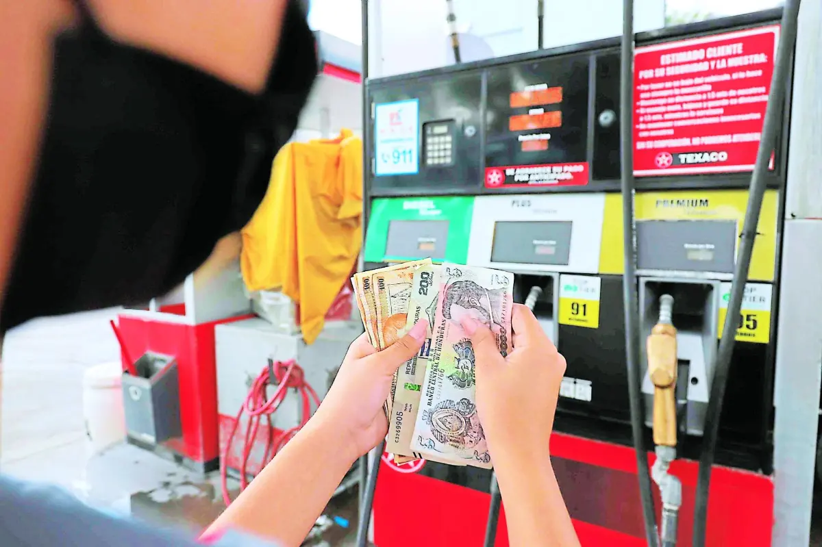 Secretario de Energía advierte posible aumento de hasta 12 lempiras en el diésel por conflicto en Medio Oriente