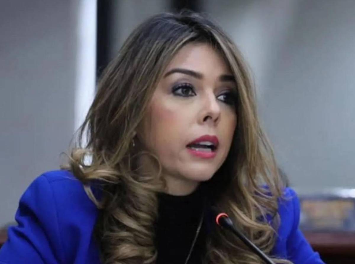 María Antonieta Mejía reporta robo de bienes y documentos en la Casa Presidencial