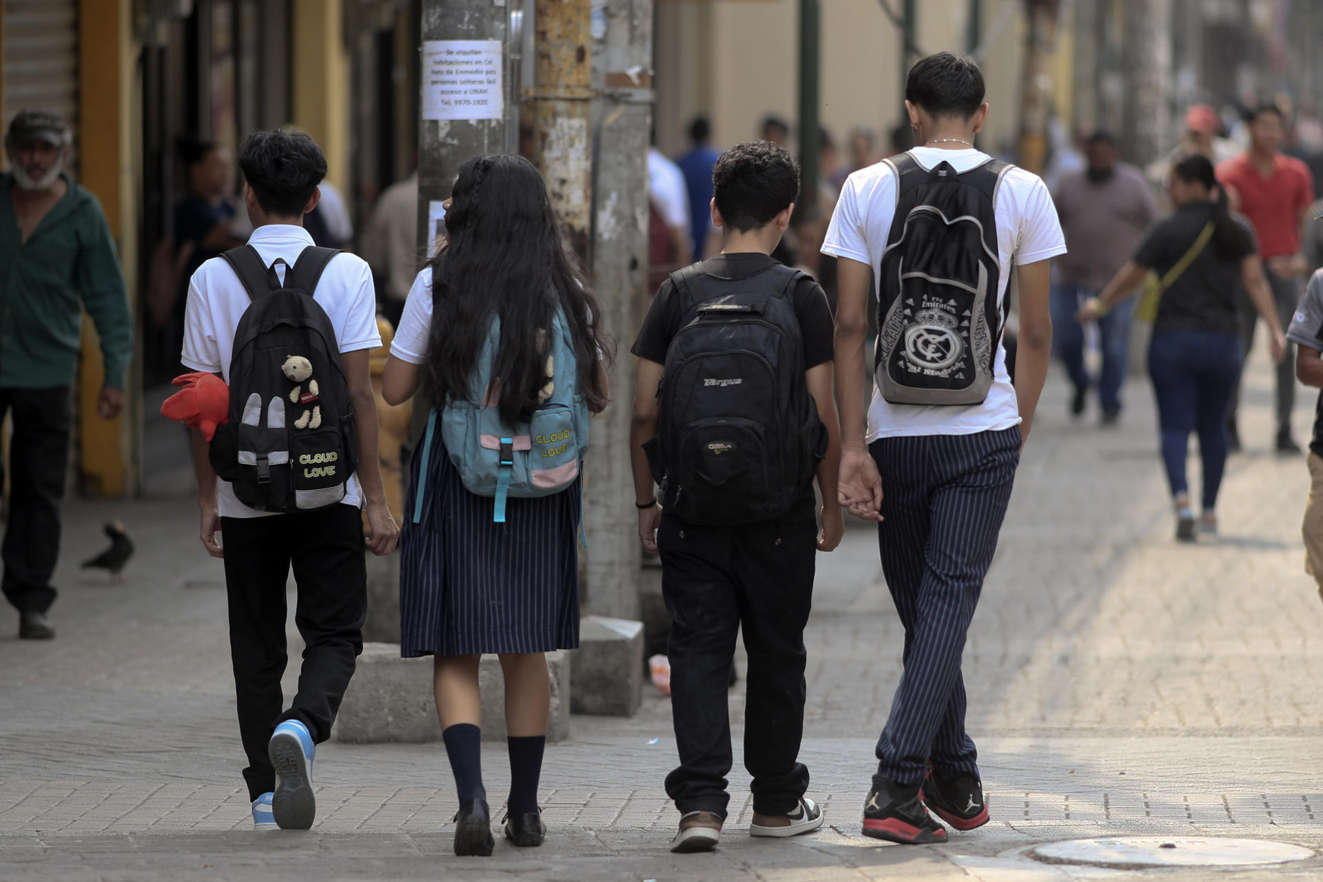 Honduras y Guatemala: menos del 50 % de adolescentes termina la secundaria