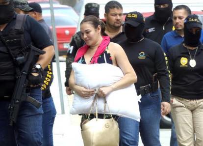 MP logra privación definitiva del dominio de 25 bienes, sociedades mercantiles, vehículos y cuentas de Magdaleno Meza y su esposa Erika Bandy