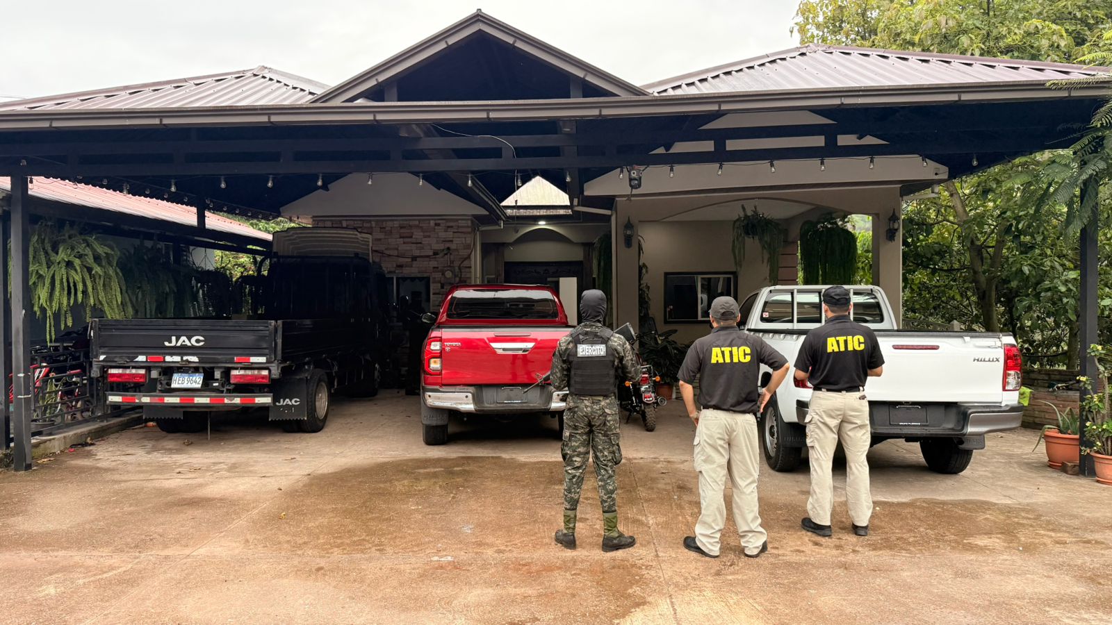 MP ejecuta allanamientos y capturas contra organización de tráfico de armas y municiones provenientes de Estados Unidos