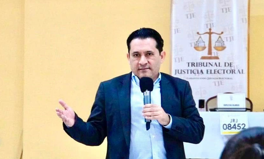 Mario Morazán comparece ante comisión y señala a Jorge Cálix como responsable del juicio político