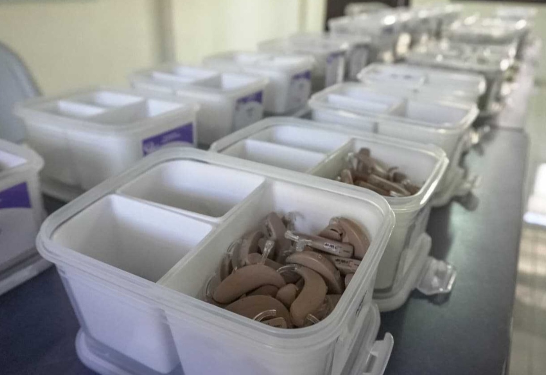 Congreso Nacional entrega prótesis auditivas a 35 personas en brigada médica en Nacaome