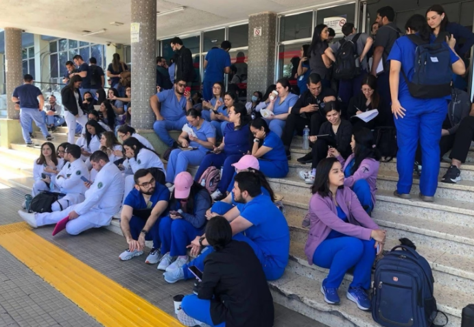 Médicos mantienen asambleas informativas y paralizan atenciones a nivel nacional