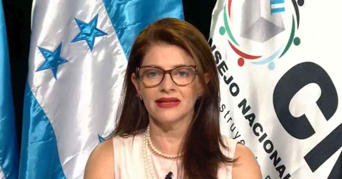 Karen Rodríguez deja el CNE mientras el Congreso evalúa denuncias por abuso de autoridad y sedición