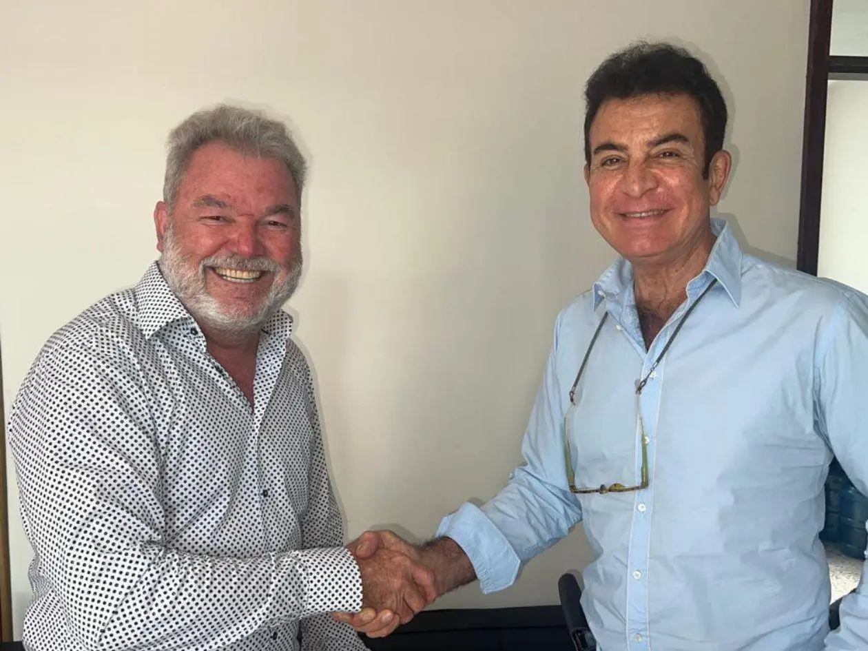 Roberto Contreras respalda juicio político contra Marlon Ochoa y Mario Morazán y marca distancia con Salvador Nasralla