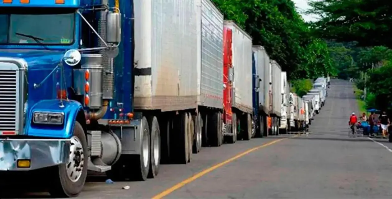 Transportistas paralizan actividades a nivel nacional por incumplimiento de tarifas